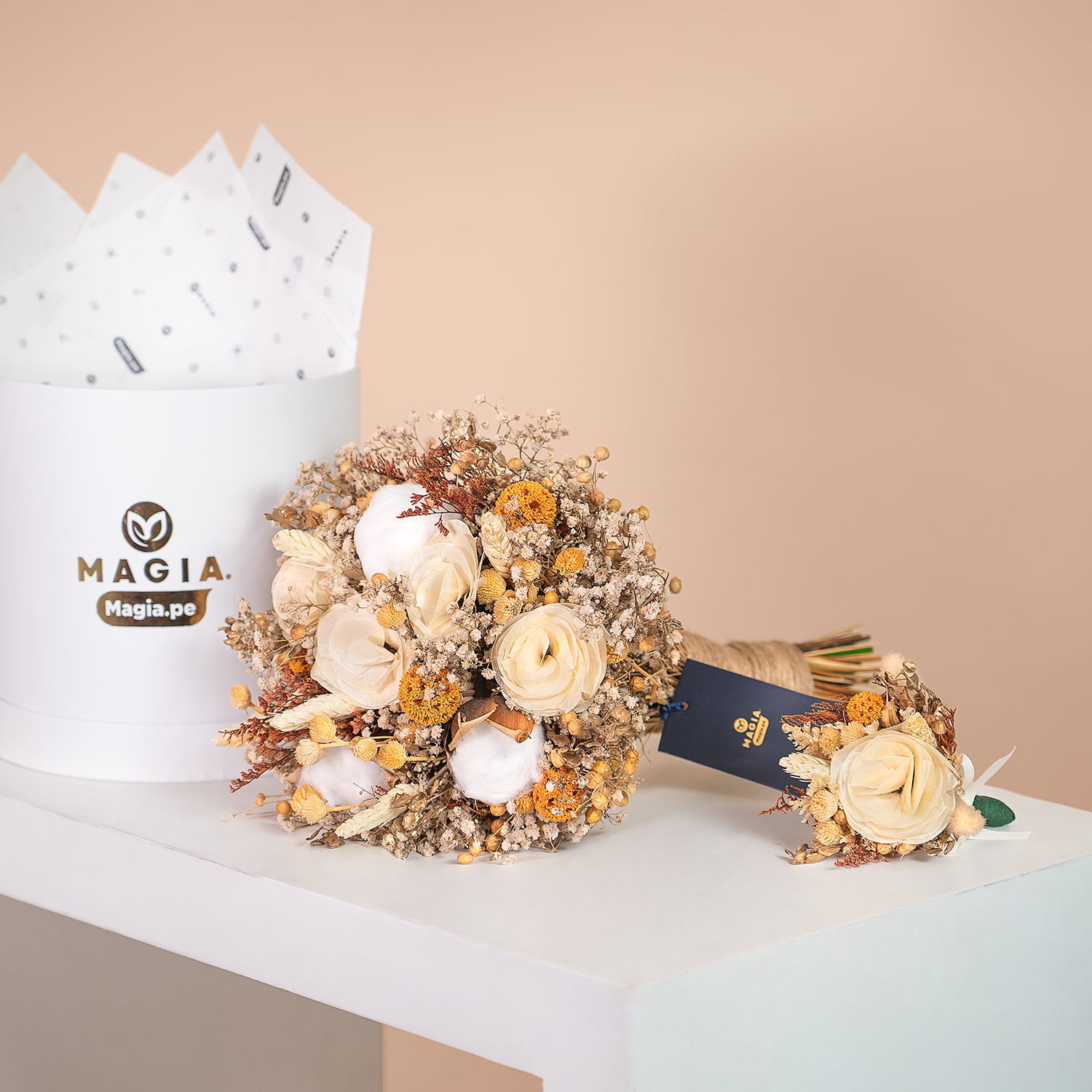 Bouquet Eternal Gold + Botonier