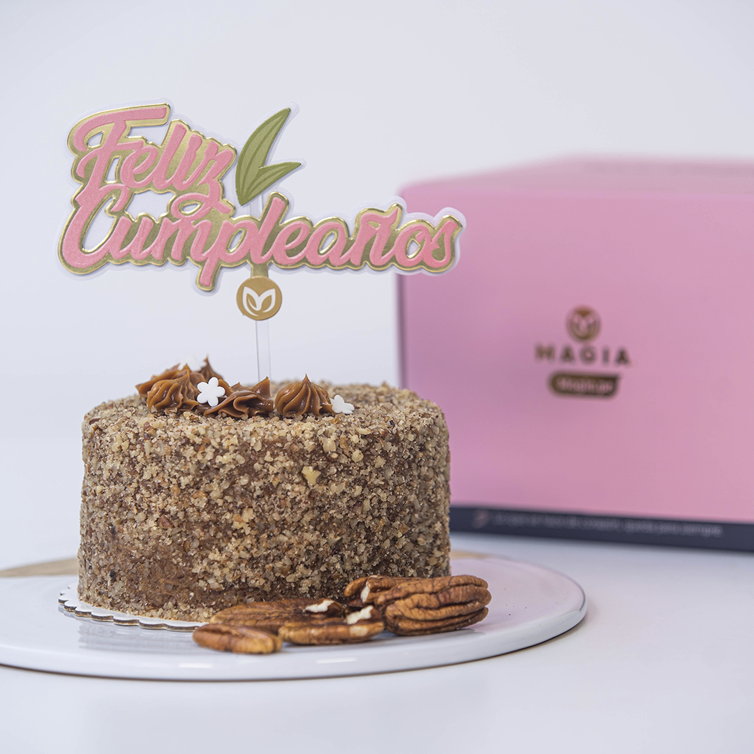 Vainilla cake + Topper cumpleaños